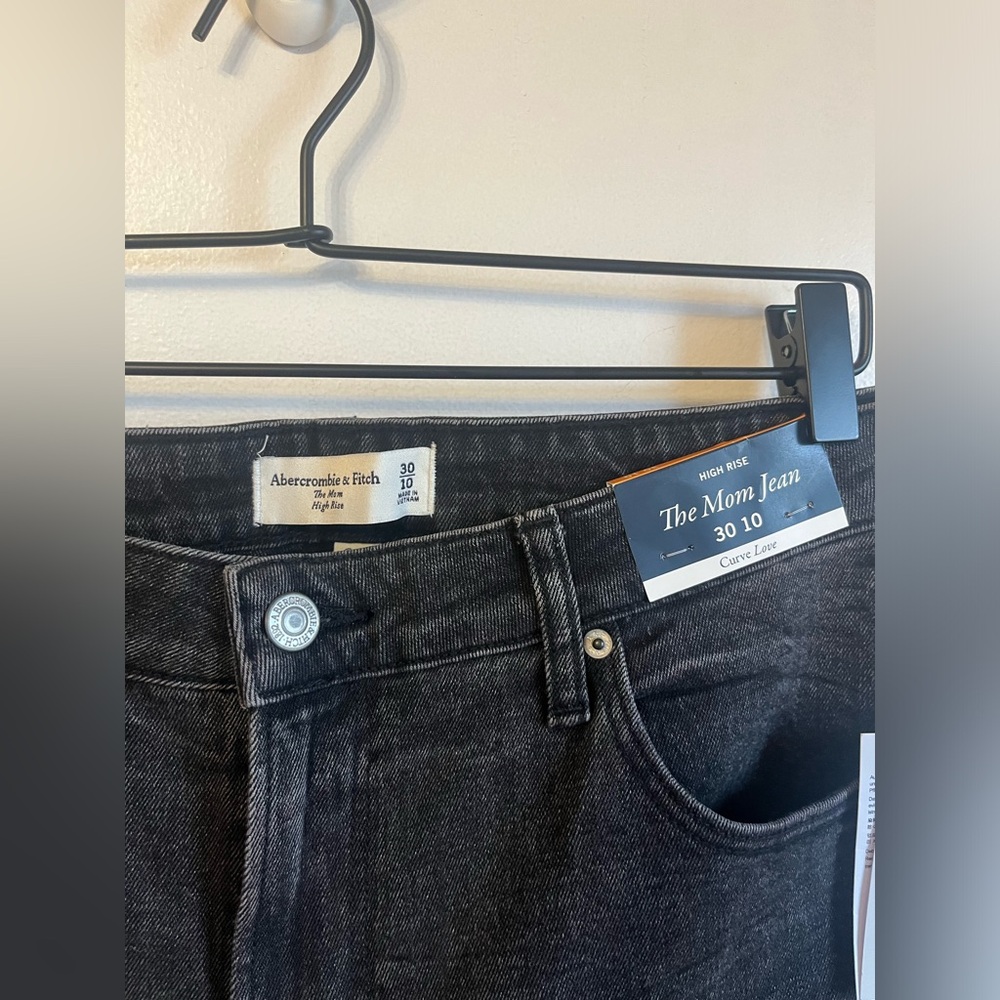 NWT Abercrombie Curve Love Mom Jean